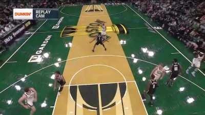 [Highlight] Derick White throws lob to Luke Kornet!