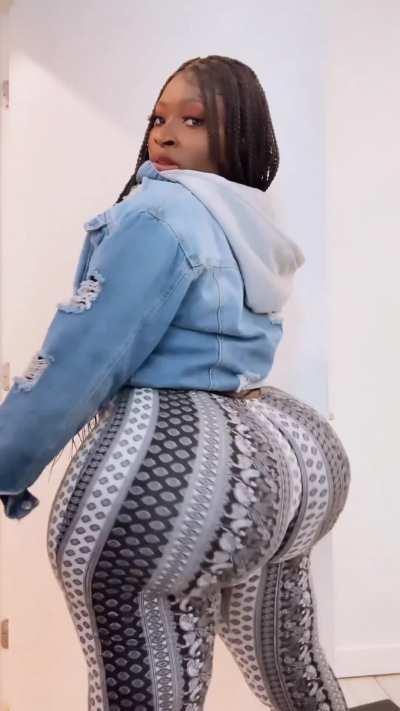 its a damn shame she doest do porn