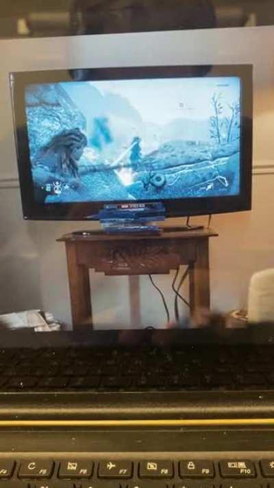 TV show on Netflix portrays HZD as a 2 player game😂