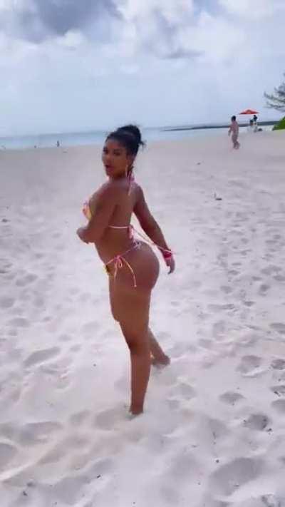 Chinese Kitty (@Chinesekitty) Beach 1