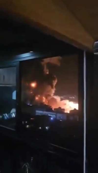 'Israel' has been bombings againt Beirut nonstop for nearly 4 hours now, and the strikes seem to be increasing in interval and severity.