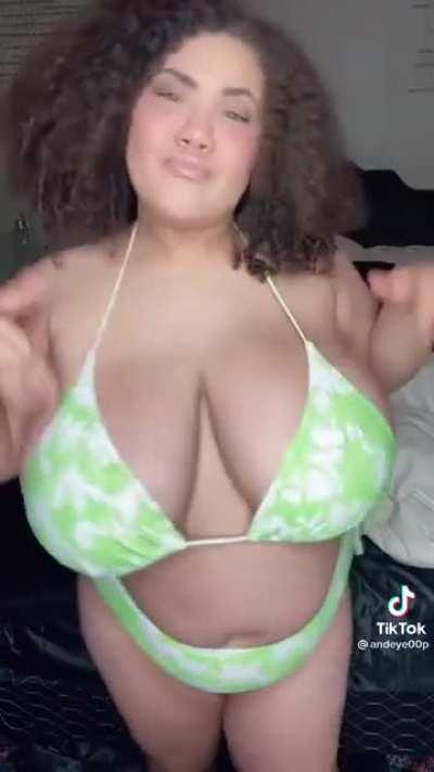 Bailey Ryann is probably one of if not the hottest women in the world