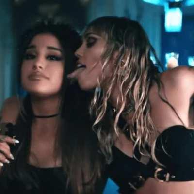 Ariana Grande & Miley Cyrus