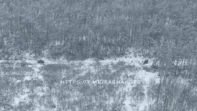 ru pov. Artillery hits Ukrainian soldiers