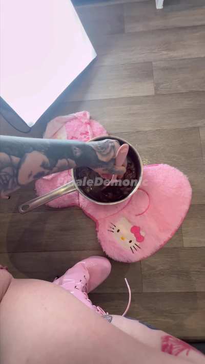 Goddess has been preparing you your favourite treat 😘💩🍫 Batch of 4 £85 plus postage First class & tracked. Video of me pooping into the mixture aswell as baking process! International shipping ✈️ [F]