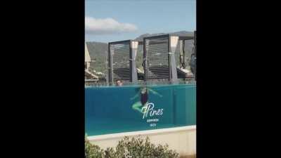 Her head is floating next to her body