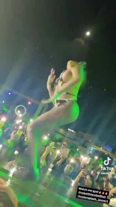 One dancing rebel @dancehall_entertainment