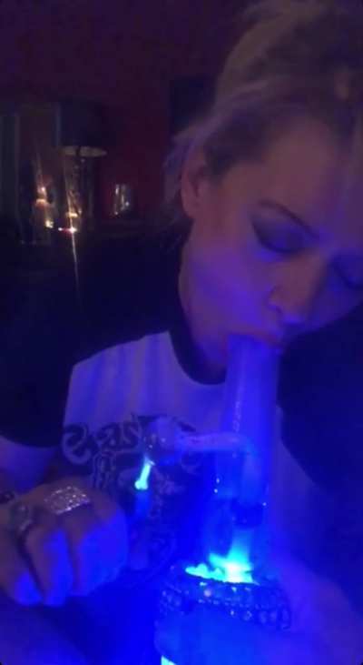 Well… I guess they didn’t lie when they said meth makes you horny.😳