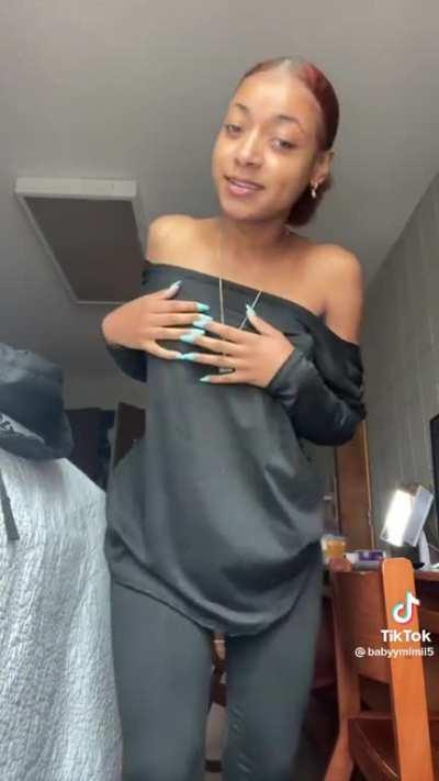 Slim thick beauty 😍