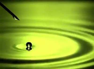 water drop in slow motion(5,000 fps)