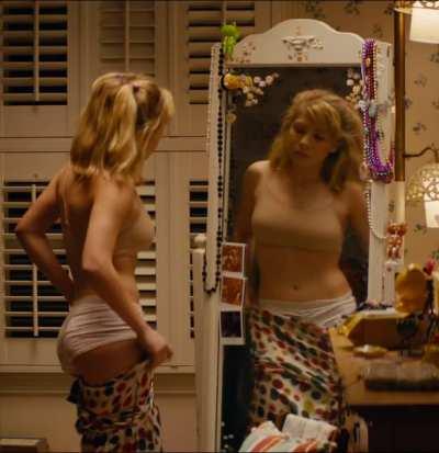 Jennette McCurdy's plump ass drives me wild