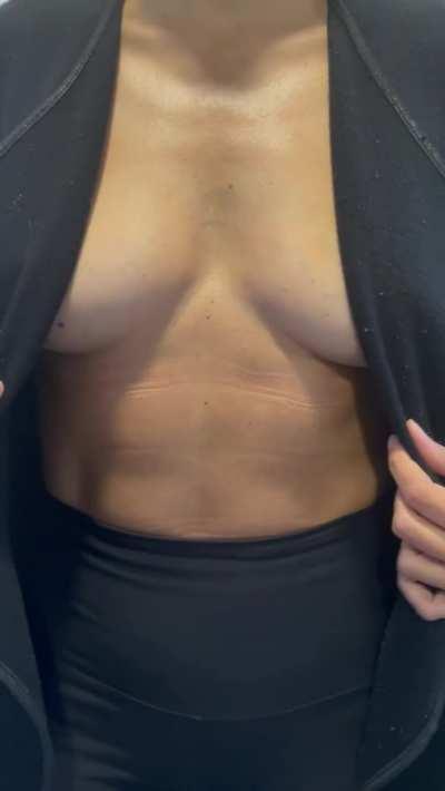 Comecei a brincar no Reddit essa semana e acabei de ser verificada aqui :). Será que sou bem-vinda? Esse foi o meu primeiro post. 🫣