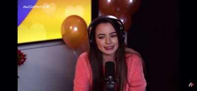 Roni’s turn on : Gray sweatpants