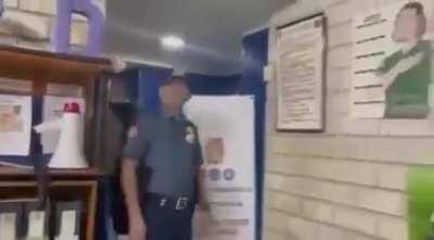 3 pulis-Maynila nahuling tulog habang naka-duty | via RH29 @boy_gonzales #SamaSamaTayoPilipino