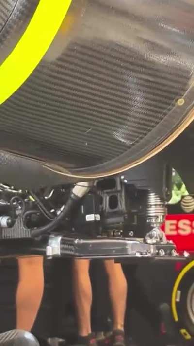 [@formula_aerodynamics] So much technology! (@Fudo2)