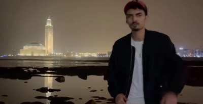 He sound like those music tesla coils (headphones recommended)