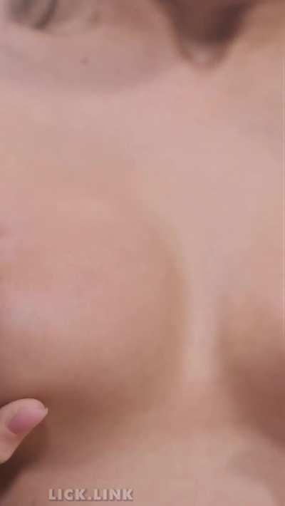 Eating her out in the hotel room