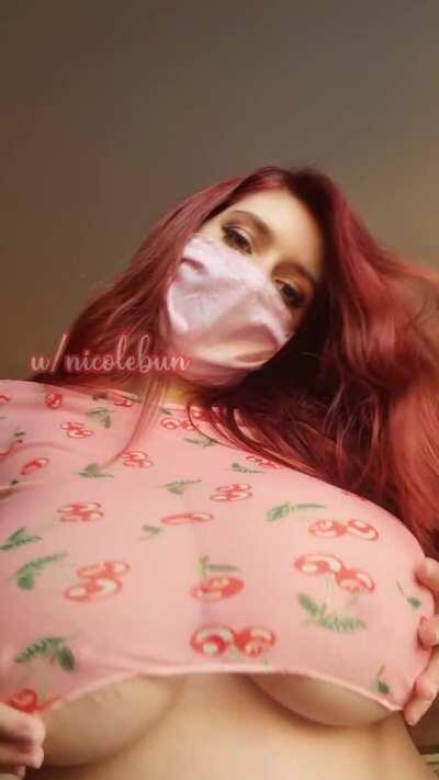 Can I be your favorite?🍒