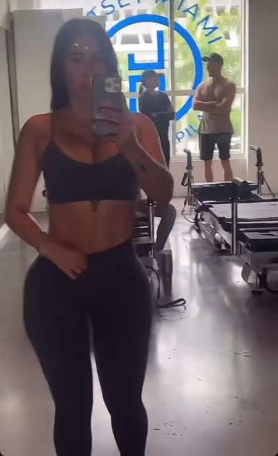 All women should strive for this type of bbl