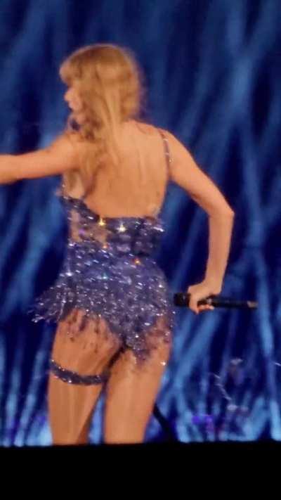 Her strut is hypnotizing