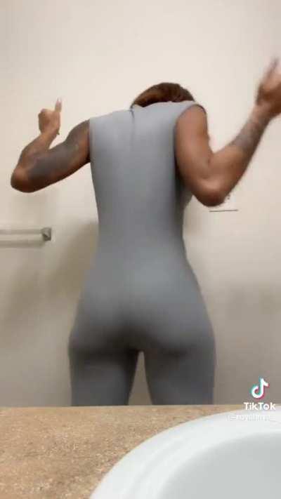 Slim thick 😮‍💨