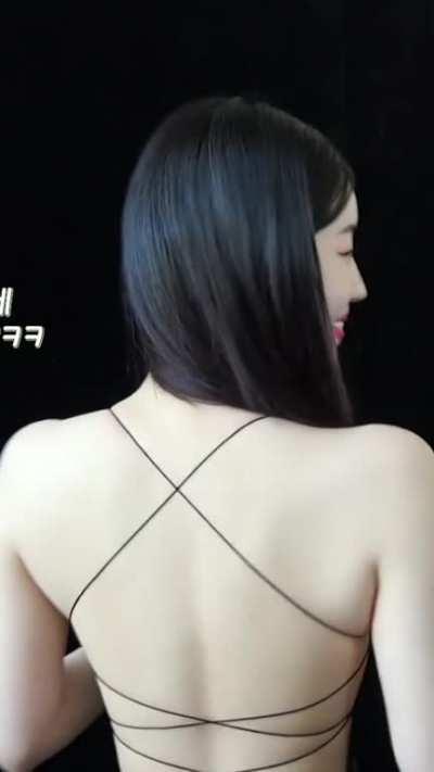 Pale and perfect Dahyun