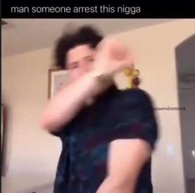 Dime bag, dime bag, dime bags I was down bad, I was down bad I was down bad, I was down bad Serving dime bags out my hoe's pad 😐