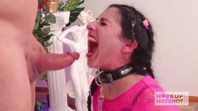 She likes to drink his warm piss