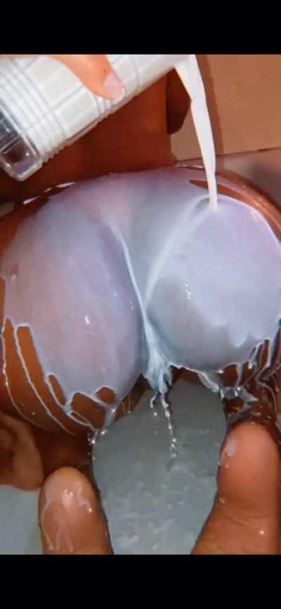 Milk and cookies 🥵