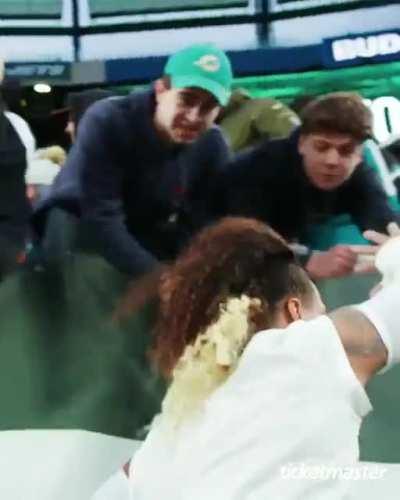 I love this team! 3 in a row let's make it 4 🐬 ☝