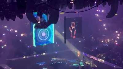 Giant screen fell from the stage, one died, one had leg injuries.