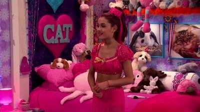 Sona getting her voice back just in time to be Seraphine for Halloween