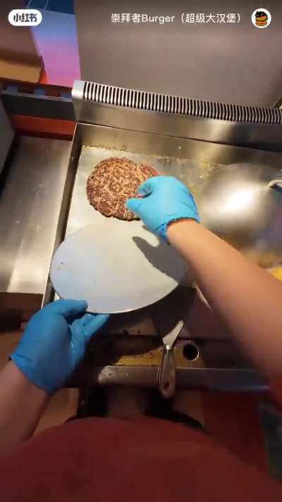 Restaurant in China makes their burgers wider not taller 