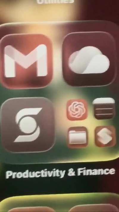 [iOS 26.2 RC] Unusual artifacts when scrolling App Library