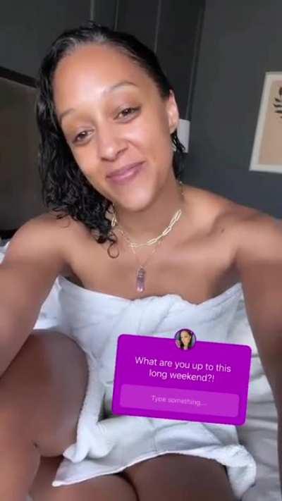 Tia Mowry relaxing Spa, tub and shower 🔥