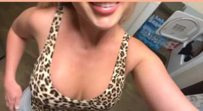 I want to drain your balls tonight then send you back to your wife so she can ask why you smell like my perfume :)) 19