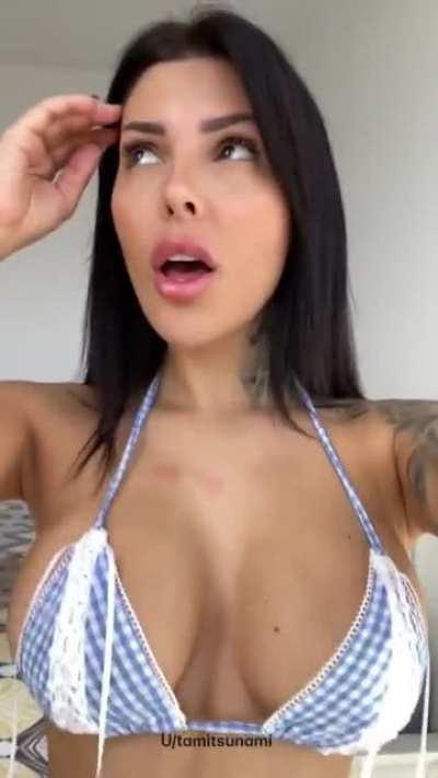 Slutting is an art !!!