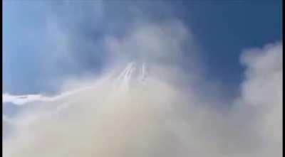 4 HIMARS firing at once