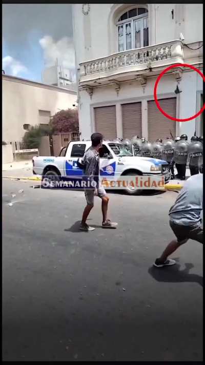 Moreno: La policía de Kicillof le rompió la cara de un piedrazo a un periodista que cubría las protestas por el repartidor asesinado