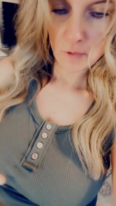 A little boob bounce for you!