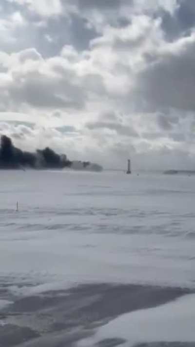 Clear visual of the Delta Airlines crash-landing at Toronto Pearson International Airport on Monday. Everyone survived.