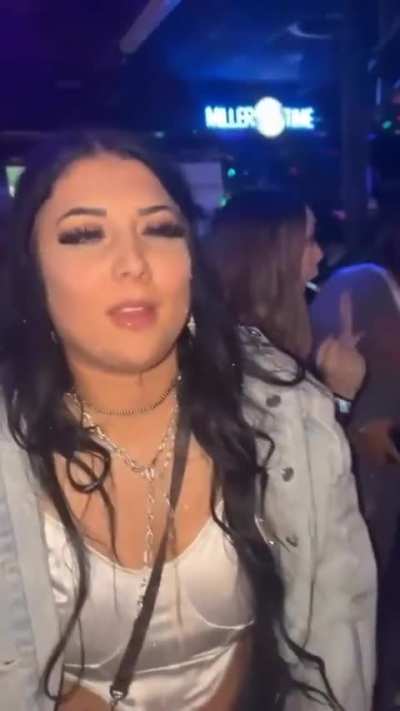 Right into the mouth yak 🤢