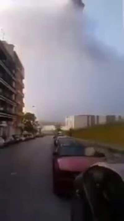 Beiruts explosion close up