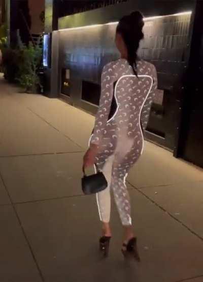 That walk away! 😍