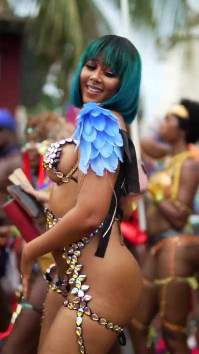 Roll it gyal 🔥(📷:@mings_xd246)