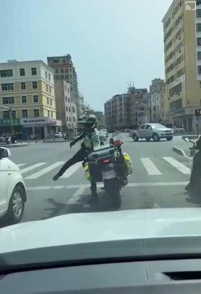 To mount in ✨style✨