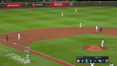 [Highlight] [Highlight] Kyle Tucker rounds 3rd on the RBI single by Jake Meyers and the Mariners just... let him score.