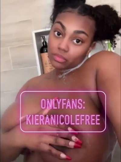 Kiera Nicole Showing Them Big Tits‼️❤️🤤💦😋