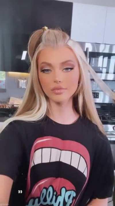 Just look at that pretty face she's gorgeous 😍😍