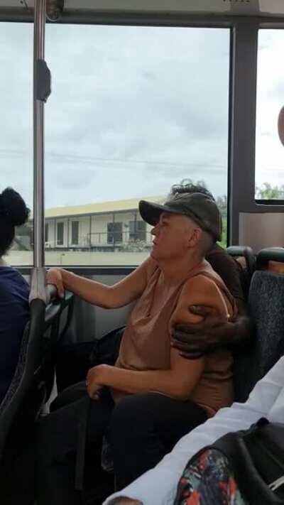 Woman on Darwin Bus asked not to order people to remove their masks.